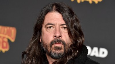 تحليل تاريخ الخيانة الزوجية لمغني فرقة Foo Fighters ديف غرول