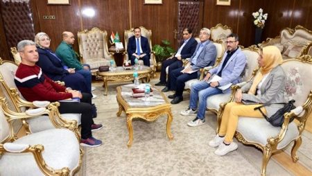 محافظ المنوفية يلتقي مسئولي المقاولون العرب لبحث الموقف التنفيذي لمشروعات مياه الشرب