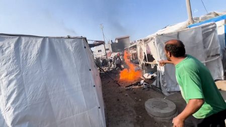 شهداء في قصف إسرائيلي لمخيم نازحين في دير البلح