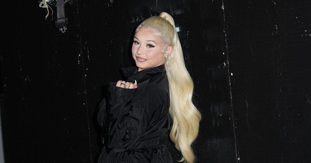 تتضمن مقتنيات ألاباما باركر لعيد الميلاد ما يقرب من 80 ألف دولار أمريكي بيركين وكاريتر والمزيد