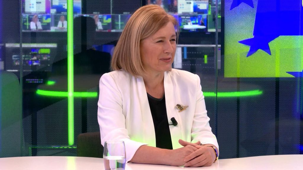 مستويات “صادمة” من التراجع الديمقراطي في جميع أنحاء أوروبا – مفوضة العدل السابقة جوروفا