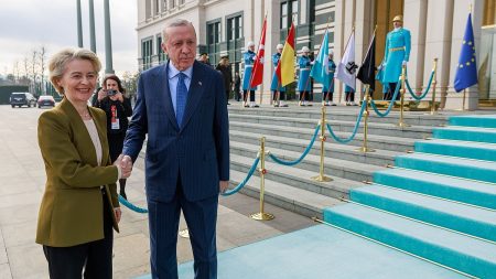 كيف أصبحت تركيا أردوغان اللاعب الرئيسي في سوريا؟