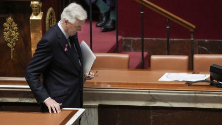 أزمة الميزانية والاضطرابات السياسية: فرنسا تحت المراقبة الوثيقة من الاتحاد الأوروبي