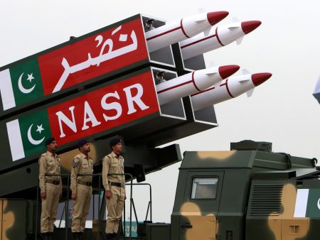 واشنطن تفرض عقوبات على برنامج الصواريخ الباكستاني وإسلام آباد تندد