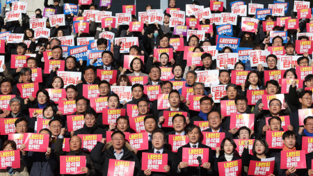 ويؤيد المشرعون في كوريا الجنوبية تعليق صلاحيات الرئيس بعد الأحكام العرفية