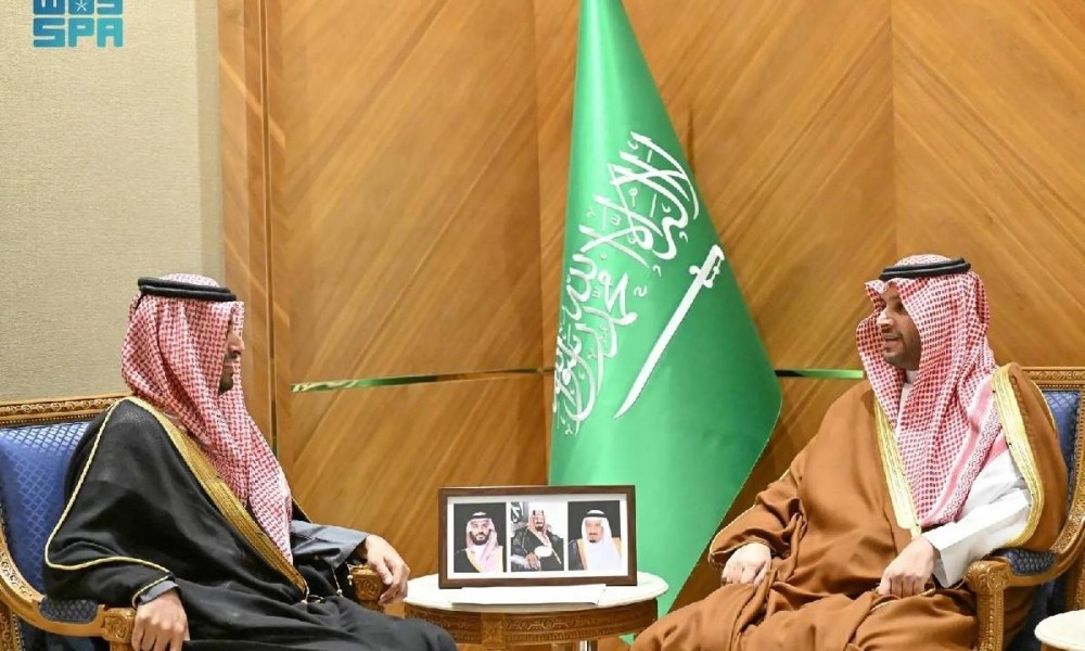 الأمير تركي بن محمد بن فهد يستقبل سفير قطر لدى المملكة