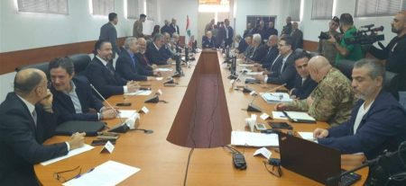 الحكومة اللبنانية من الجنوب: ملتزمون بتطبيق القرار 1701