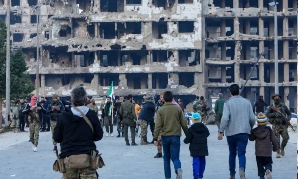 الشرع: لم نتلقَّ أي دعم دولي لمواجهة الأسد.. وأسلحتنا محلية الصنع