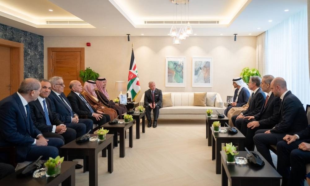 ملك الأردن يستقبل وزير الخارجية وأعضاء لجنة الاتصال الوزارية بشأن سورية
