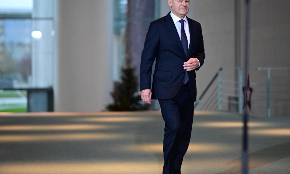 بعد انهيار الائتلاف الحاكم.. المستشار الألماني يخسر ثقة البرلمان