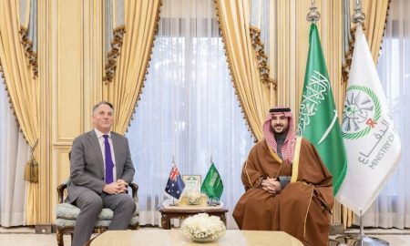 وزير الدفاع ونظيره الأسترالي يبحثان العلاقات الثنائية بين البلدين في المجال الدفاعي