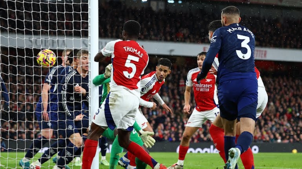 أرسنال يسقط مانشستر يونايتد بثنائية في ملعبه بالدوري الإنجليزي