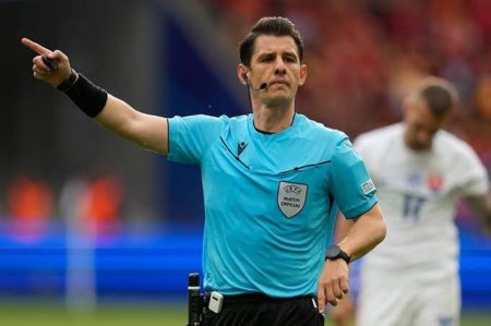 رئيس لجنة الحكام: لن نتعامل مع حكم لقاء الشباب والهلال مرة أخرى ـ عاجل