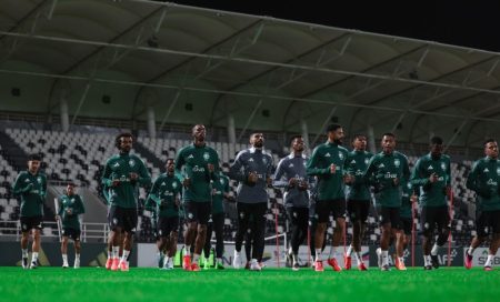 الأخضر يدشن تدريباته في الرياض استعداداً لخليجي26