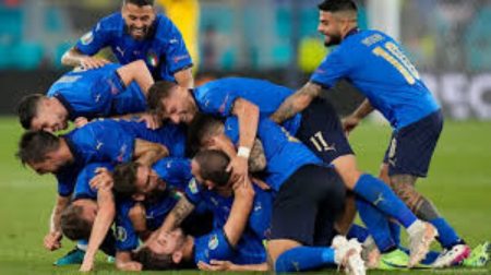 المنتخب الإيطالي في طريقه لإنهاء فترة غيابه الطويلة عن كأس العالم