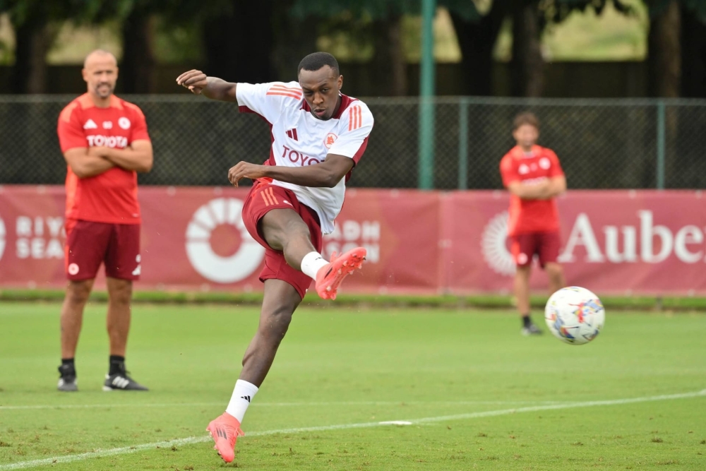 سعود عبد الحميد.. يخطف الأضواء