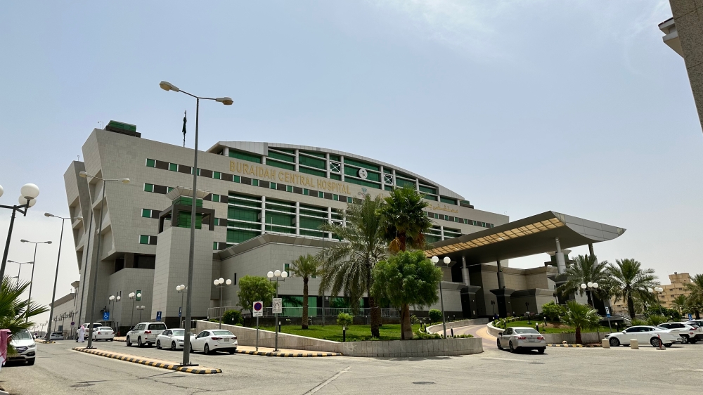 بريدة.. علاج حالة نادرة تعاني من السمنة المفرطة وانعكاس الأحشاء