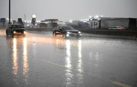 حتى السبت.. الدفاع المدني يحذر من أمطار رعدية على معظم المناطق