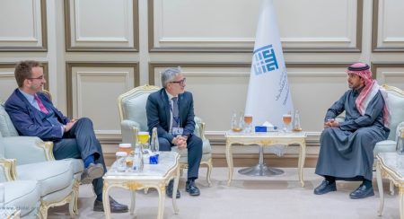 أمين “اعتدال” يبحث مكافحة التطرف مع ممثل البرلمان الإيطالي