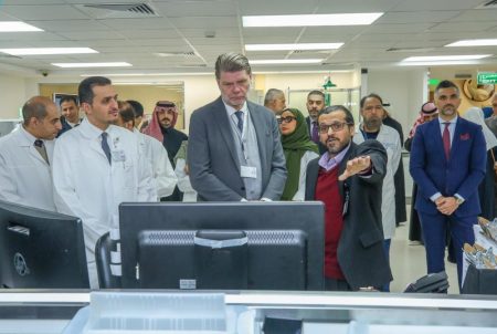 نظام آلي.. “التخصصي” يدشن مختبر تشخيص أمراض الدم والجهاز المناعي