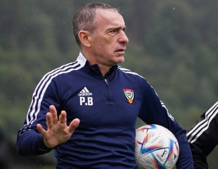 ردّا على غياب أكرم عفيف.. مدرب الإمارات: هو من أفضل اللاعبين ولاعبي قطر مميزين