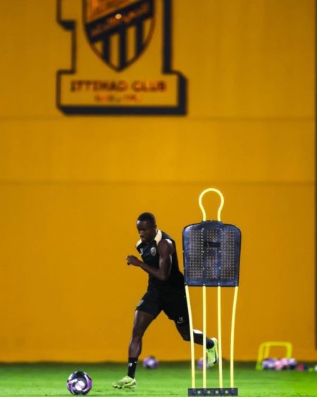 موسي ديابي يقترب من الجاهزية للمشاركة في مباراة الهلال في كأس الملك