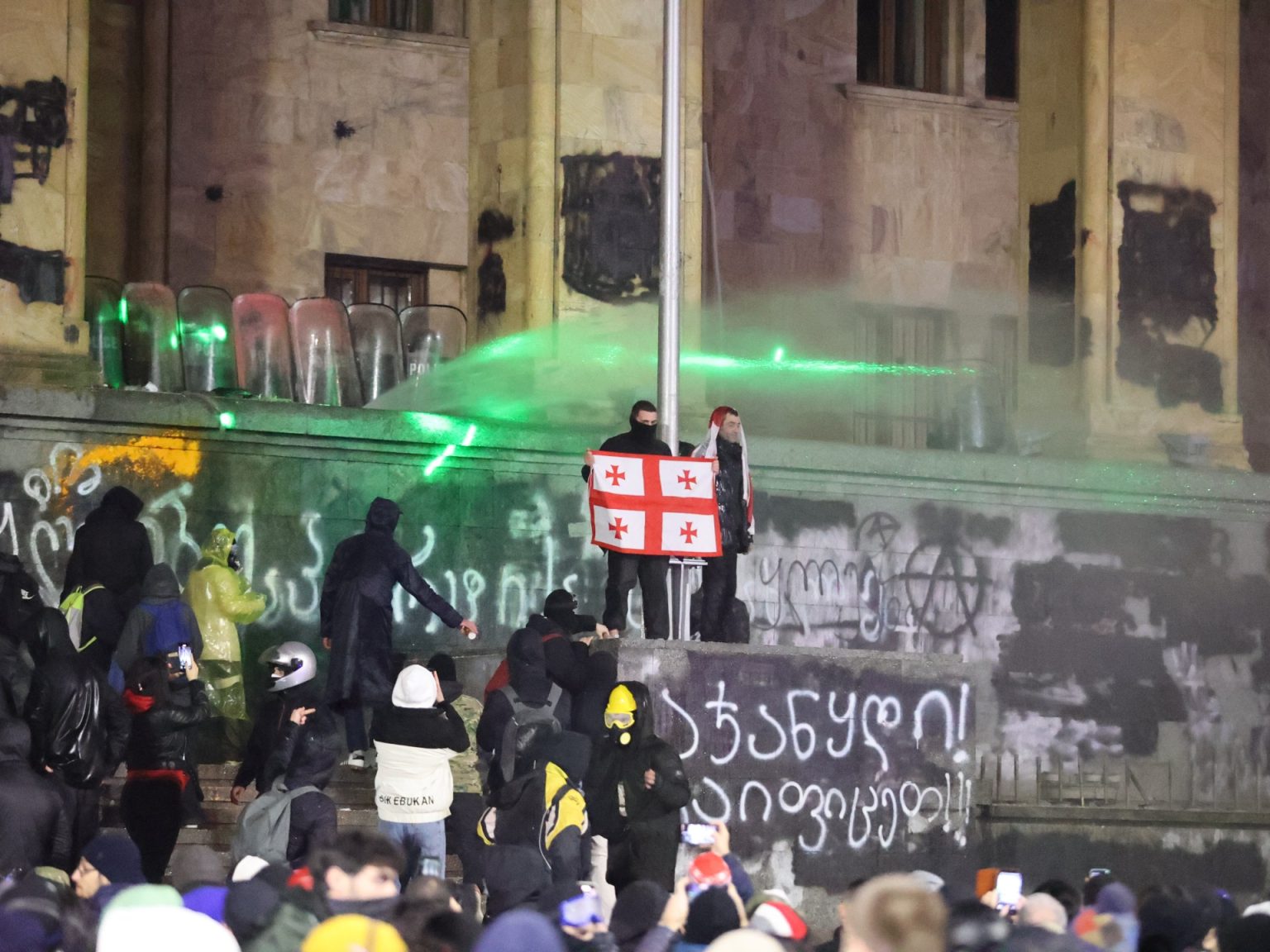 الاحتجاجات في جورجيا تتوسع بعد تعليق محادثات الانضمام للاتحاد الأوروبي