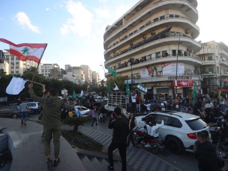 حزب جنبلاط يحذر من اختباء رموز نظام الأسد في لبنان
