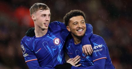 ساوثهامبتون 1-5 تشيلسي: تم طرد جاك ستيفنز بسبب شد الشعر بينما تغلب البلوز على القديسين المكونين من 10 رجال لسد الفجوة مع ليفربول