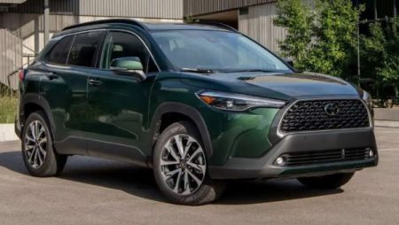 تويوتا “كورولا” كروس لاند .. سيارة رياضية موديل 2025 “كم سعرها” ؟