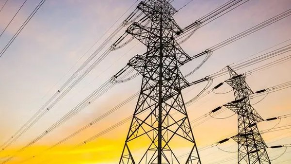 برلمانية: الربط الكهربائي مع السعودية بداية عصر جديد للطاقة