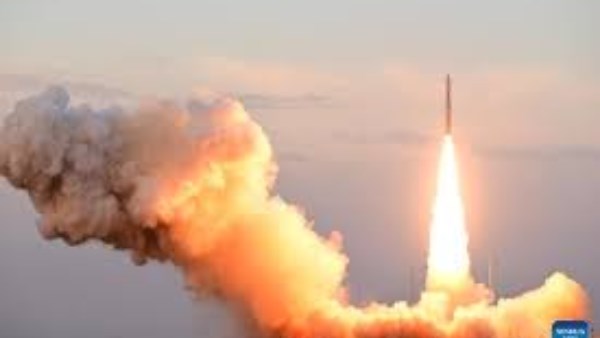 الصين تطلق صاروخ جديد إلى الفضاء من طراز لونج مارش-12.. تفاصيل