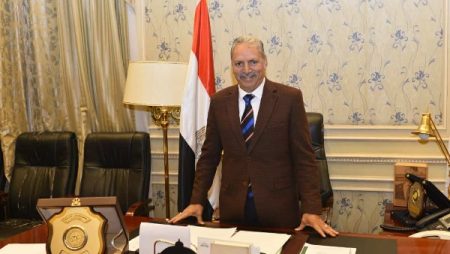 دفاع النواب: القوات المسلحة والشرطة وفروا سلعة الأمن بمنطقة تموج بالصراعات