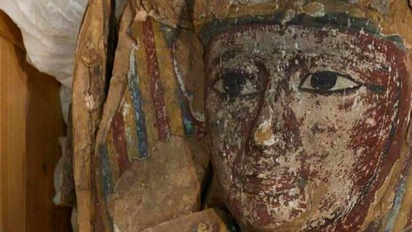 استرداد مجموعة قطع أثرية من أيرلندا ووضعها بالمتحف المصري بالتحرير