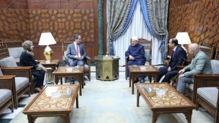 شيخ الأزهر يؤكد لـ”المسلماني”: أهمية الإعلام الهادف لمواجهة الغزو الثقافي الغربي