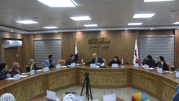 حق الأشخاص ذوى الإعاقة.. مائدة مستديرة بحزب العدل