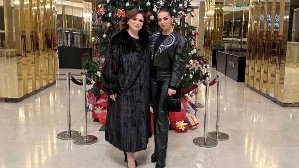 رفقة ابنة شقيقتها .. إلهام شاهين تشارك جمهورها أحدث ظهور من احتفال السنة الجديدة