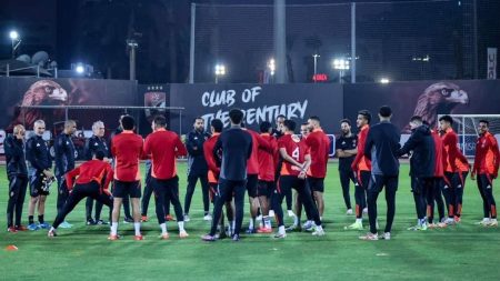 الأهلي يصل ستاد السلام استعدادا لمواجهة البنك بالدوري