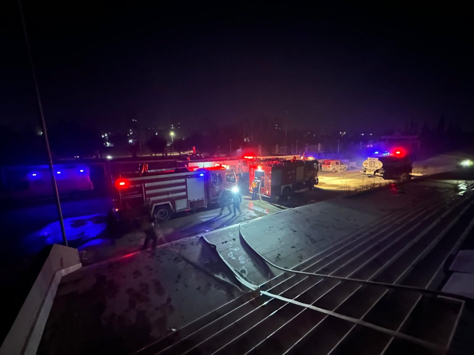 الدفاع المدني السوري: حريق ملعب حلب مفتعل ومتعمد