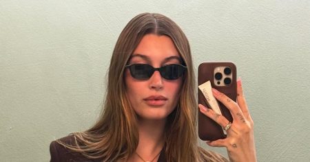 هايلي بيبر هي ملكة أسلوب Vintage Boss Babe