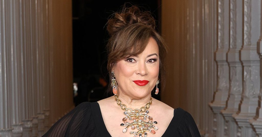 حصلت “RHOBH” Newbie Jennifer Tilly على “قطعة” من “The Simpsons” في الطلاق من صانع العرض