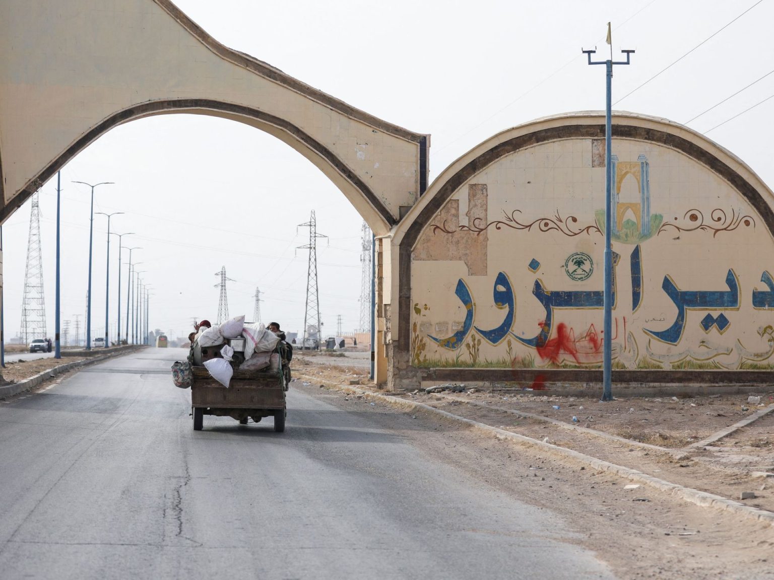 إدارة العمليات العسكرية تسيطر على دير الزور وتتقدم بالريف الشرقي