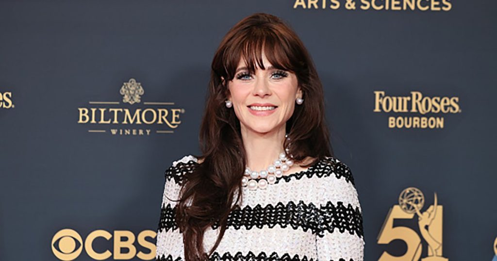 زوي ديشانيل تقول إن هذا المرطب “المذهل والرخيص” مثالي للبشرة الجافة – تسوقيه للبيع!