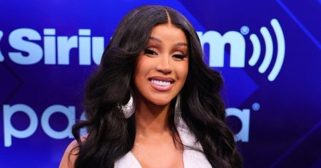 تقول Cardi B إنها تنفق 3 ملايين دولار شهريًا وهي ترد على انتقادات صفقة العلامة التجارية