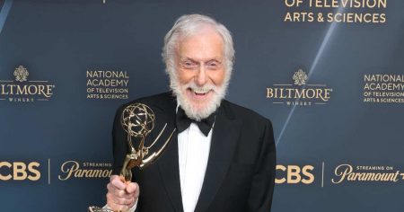 نكت ديك فان دايك عن عمره عندما ظهر في برنامج “Jimmy Kimmel Live” قبل عيد ميلاده الـ 99