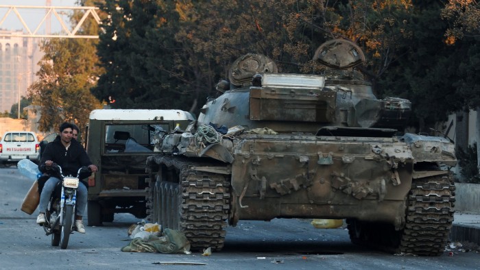 الأسد يفر من سوريا إلى موسكو بعد انهيار النظام