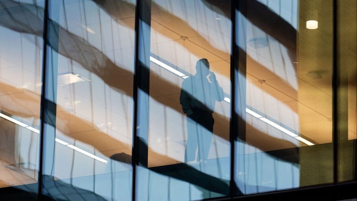 يقوم مديرو الأصول بالاندفاع الوجودي إلى الأصول الخاصة