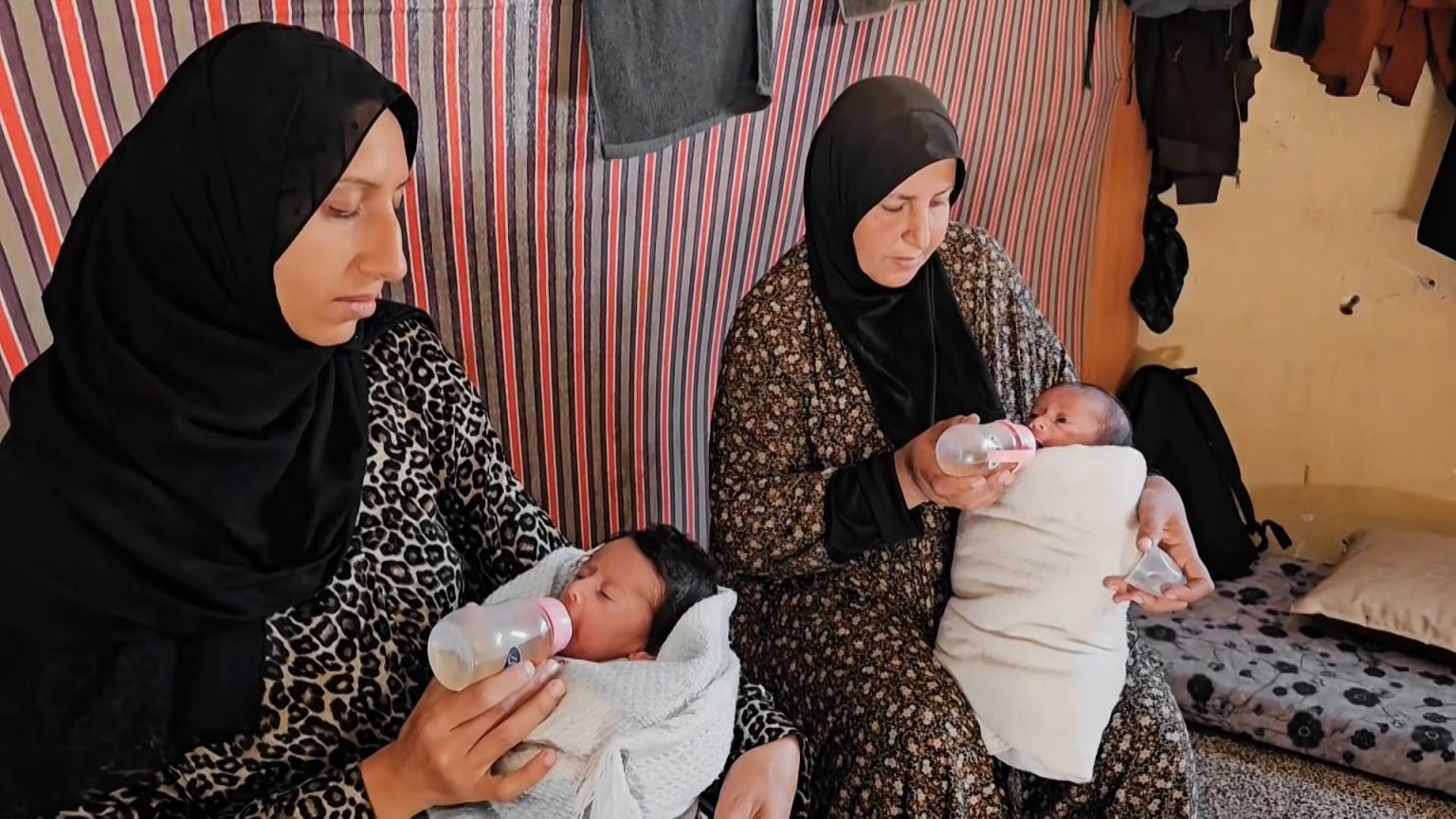 نقص الحليب يهدد حياة الرضع في غزة ويدفع الأمهات لبدائل غير صحية