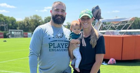 جيسون كيلسي، زوجة كايلي ممتلئة بثلاثة أطفال: كل ما قالوه عن الأبوة والأمومة