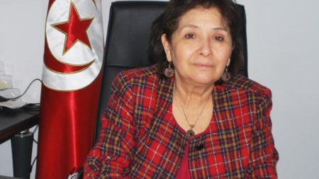 أمنستي تناشد سلطات تونس الإفراج عن حقوقية بارزة مضربة عن الطعام